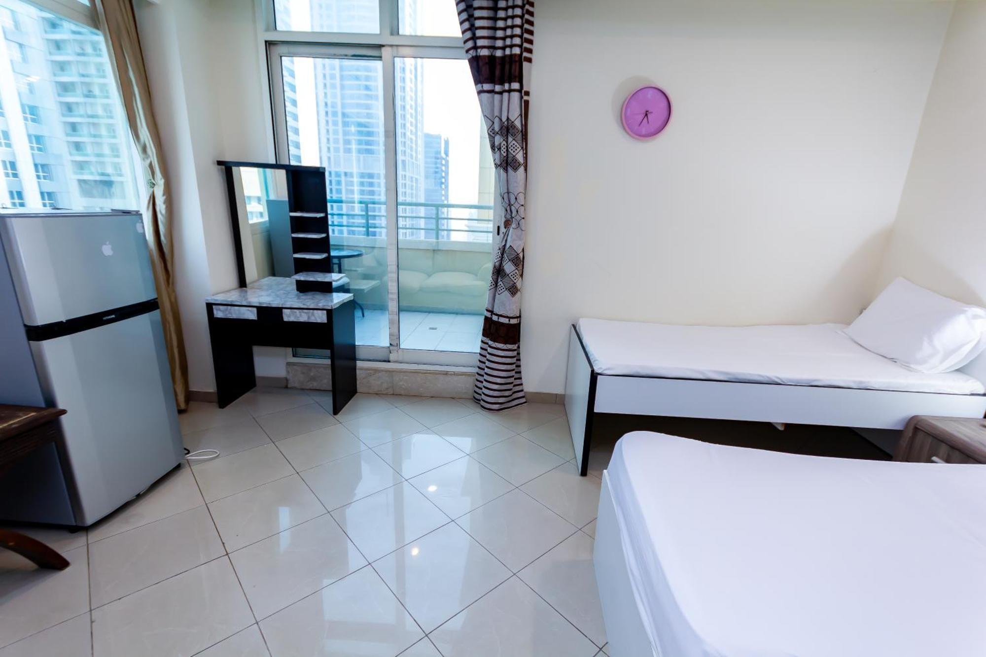 Homestay Big For ' Girls ' Only At Dubai, Marina *