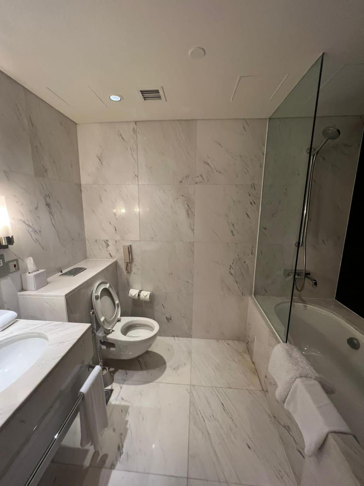 Apartment Address Mall Fashion Avenue Full Burj Khalifa Views Dubai