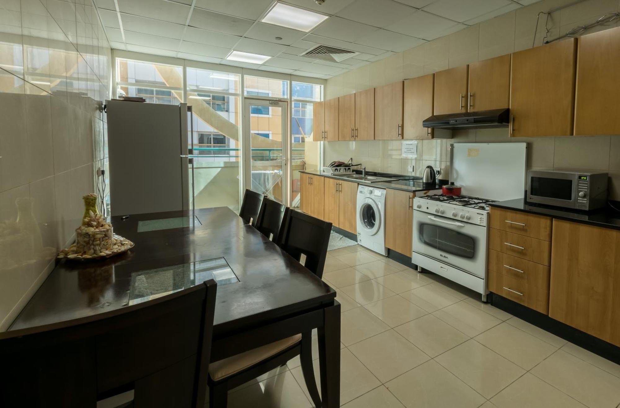 Homestay Big For ' Girls ' Only At Dubai, Marina Dubai