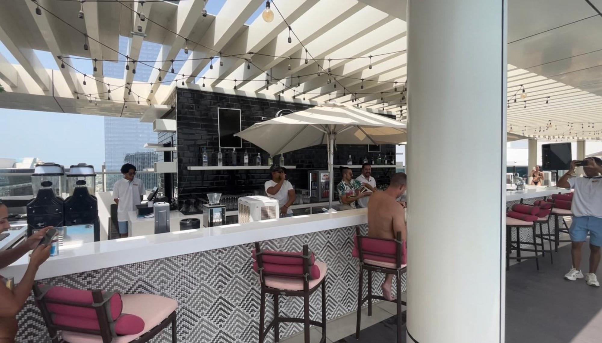 Apartment With Private Access At Palm Jumeirah *