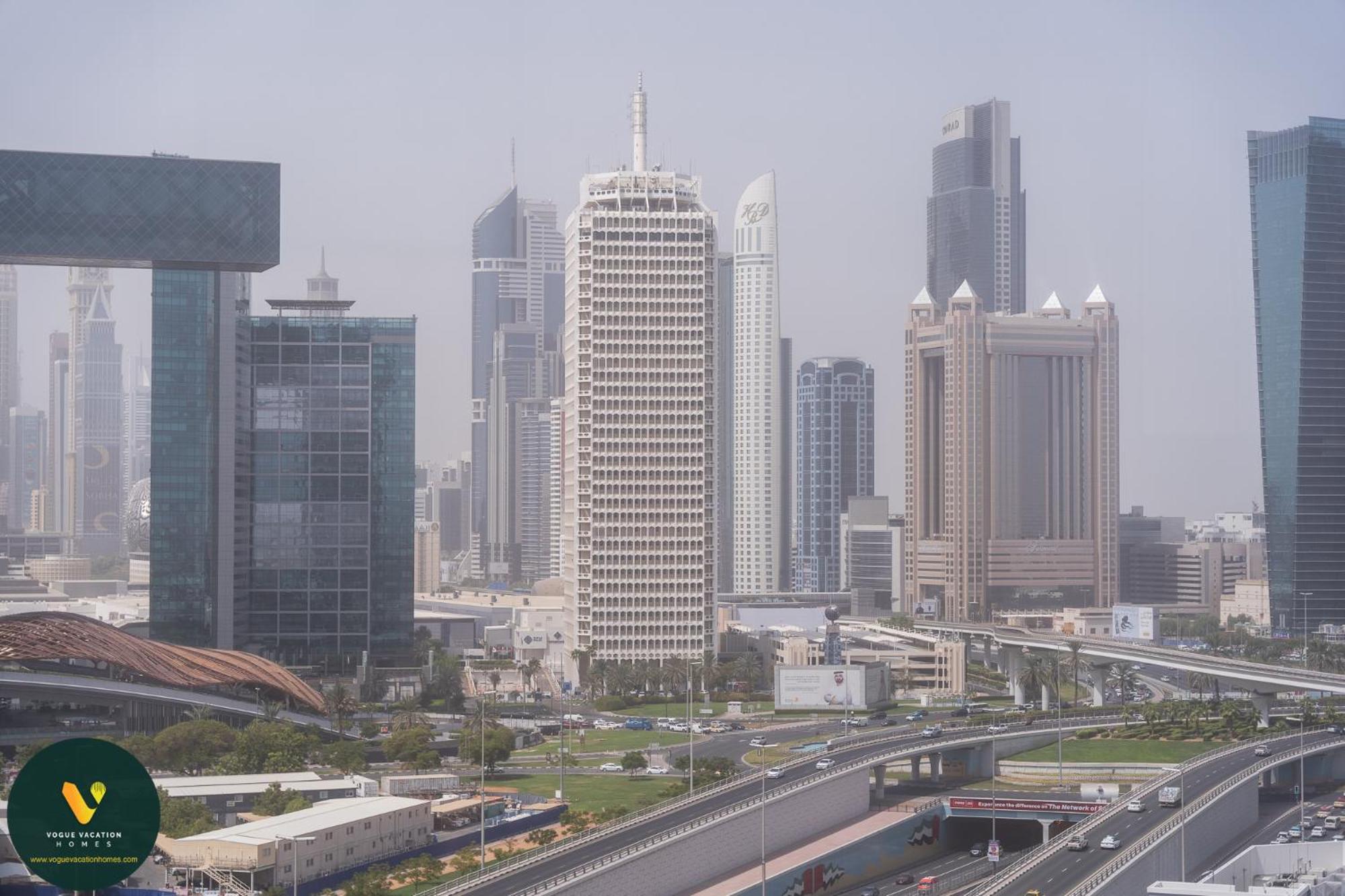 Apartamento Vogue Al Wasl 1 West 13th Floor With Large Balcony For View Of Sheikh Zaid Road And One Za'abeel Tower And Burj Khalifa, Walkable To Metro With Easy Access To Sheikh Zayed Road & World Trade Centre Dubai