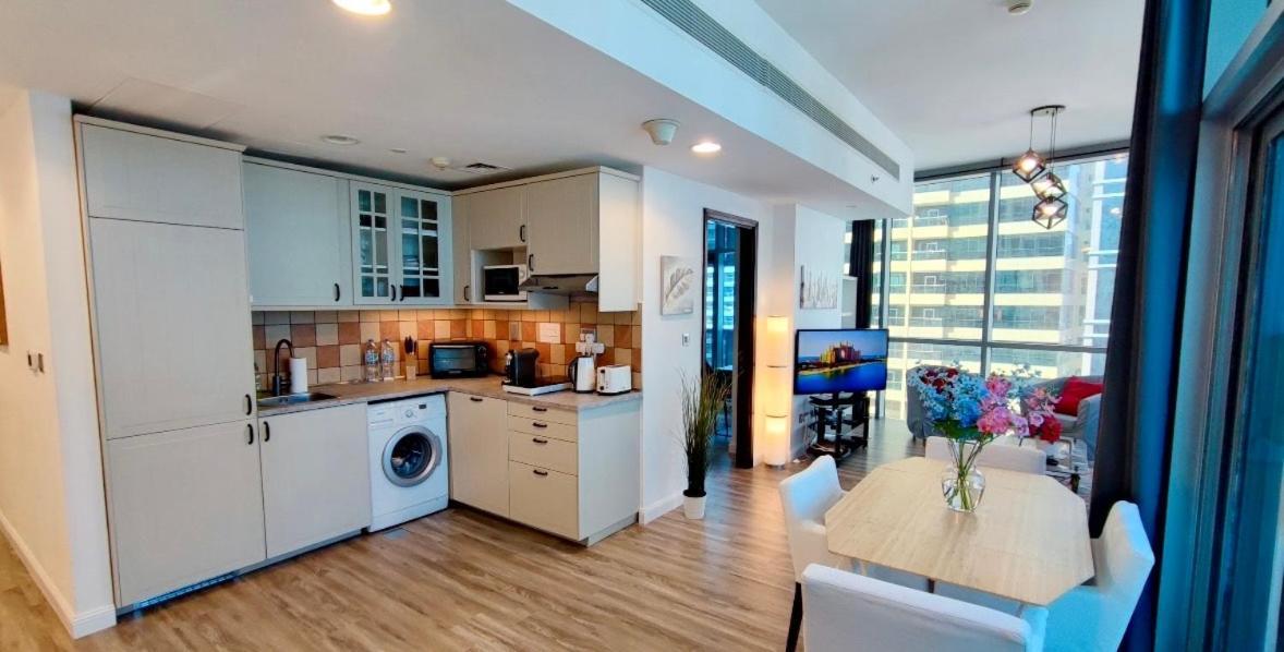 La Buena Vida Homes - Luxe 1bd, Boutique Full Lakeview 1m To Metro, & Almas Tower *