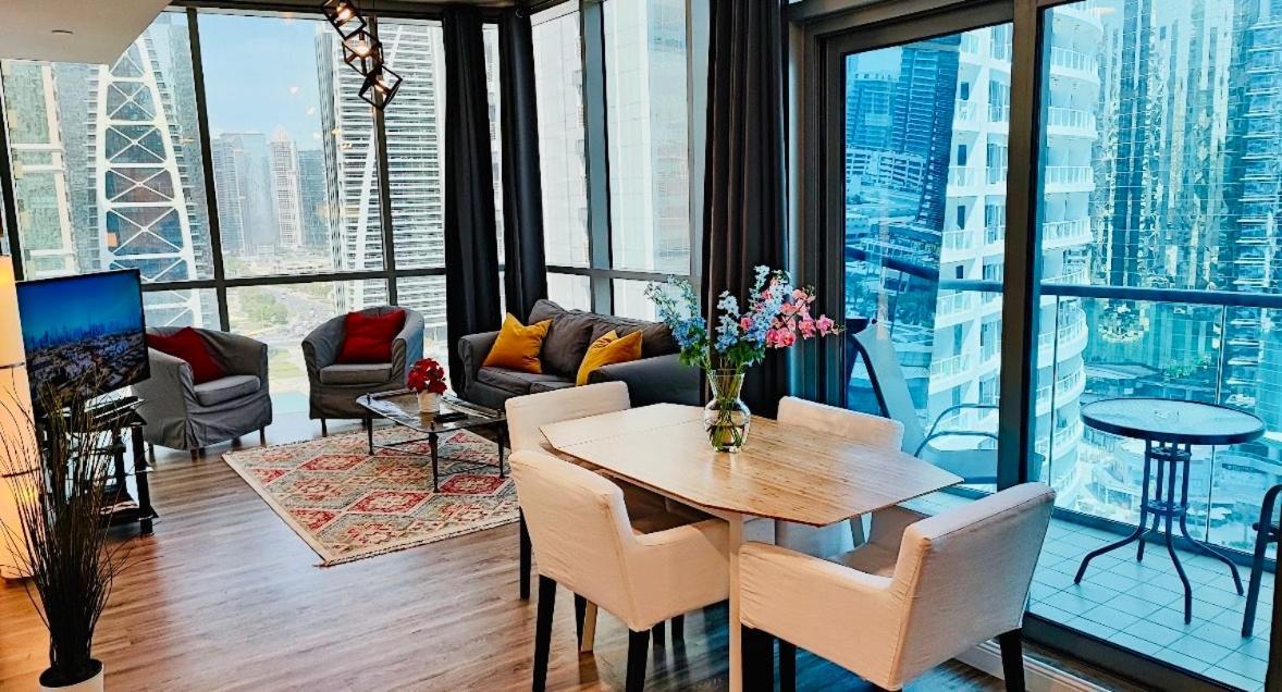 La Buena Vida Homes - Luxe 1bd, Boutique Full Lakeview 1m To Metro, & Almas Tower Daire Dubai