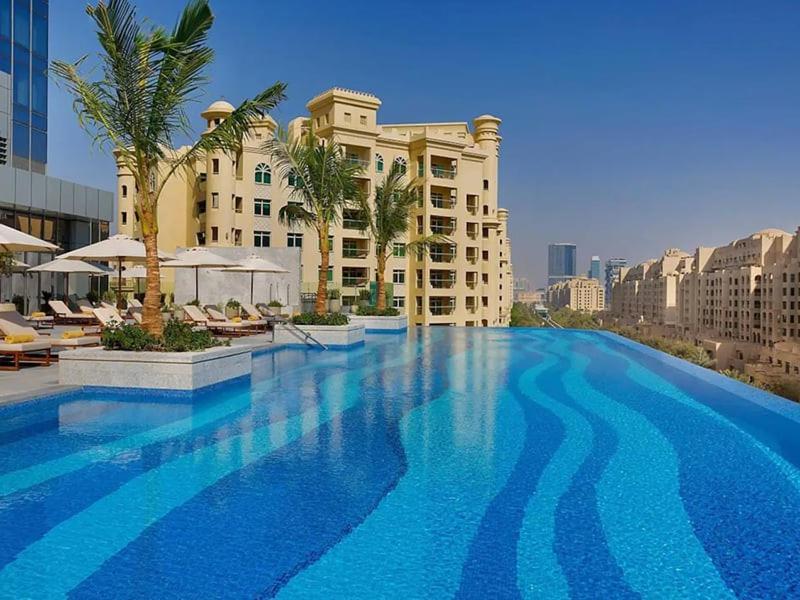 In The Palm Tower 5 Star Facilities Dubai