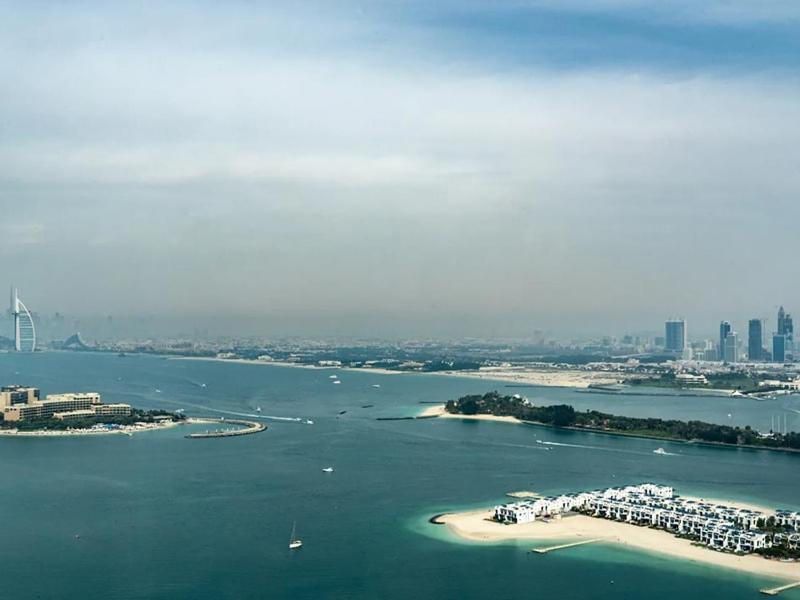 In The Palm Tower 5 Star Facilities Dubai