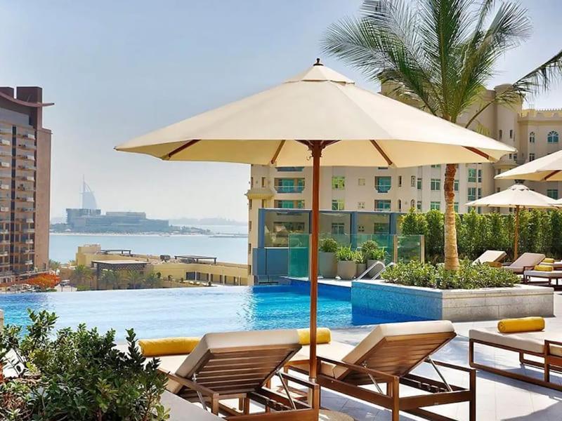 In The Palm Tower 5 Star Facilities Apartment *