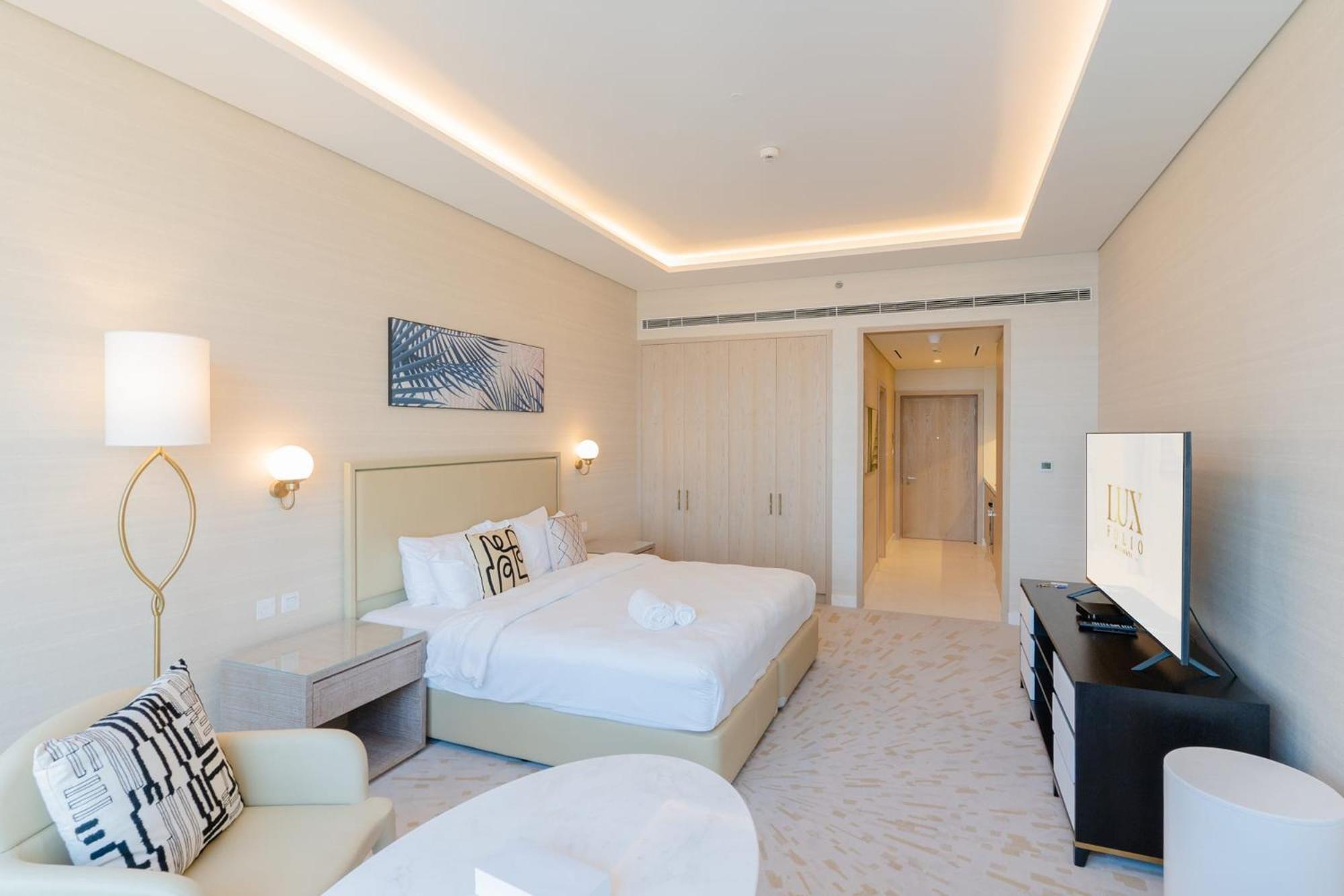 In The Palm Tower 5 Star Facilities Apartment