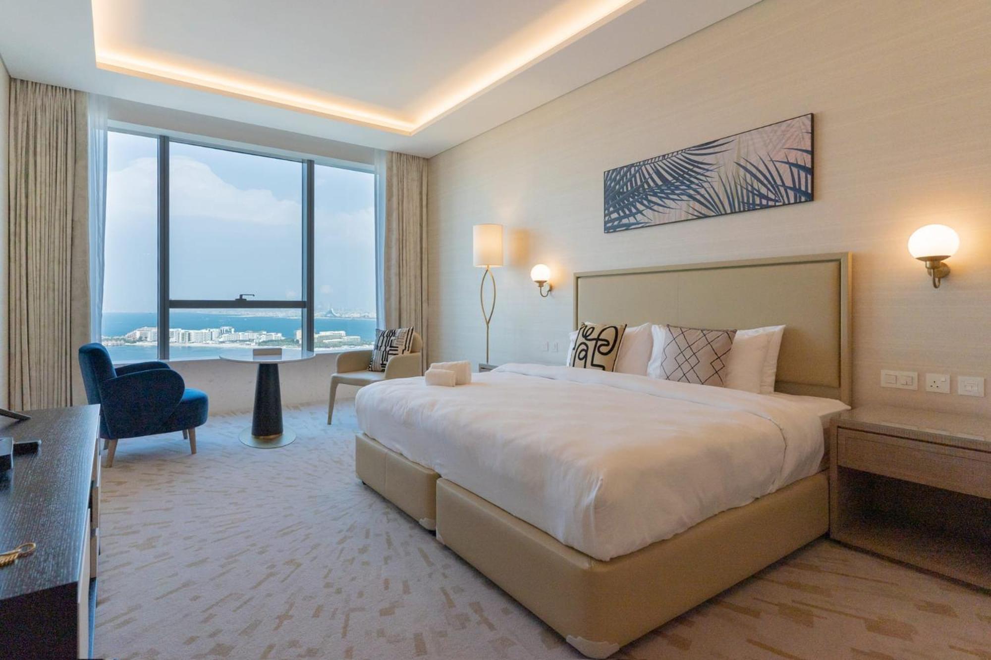 In The Palm Tower 5 Star Facilities * Dubai