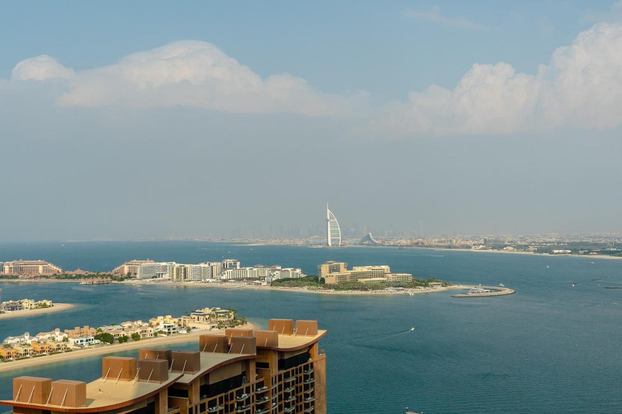 Apartment In The Palm Tower 5 Star Facilities