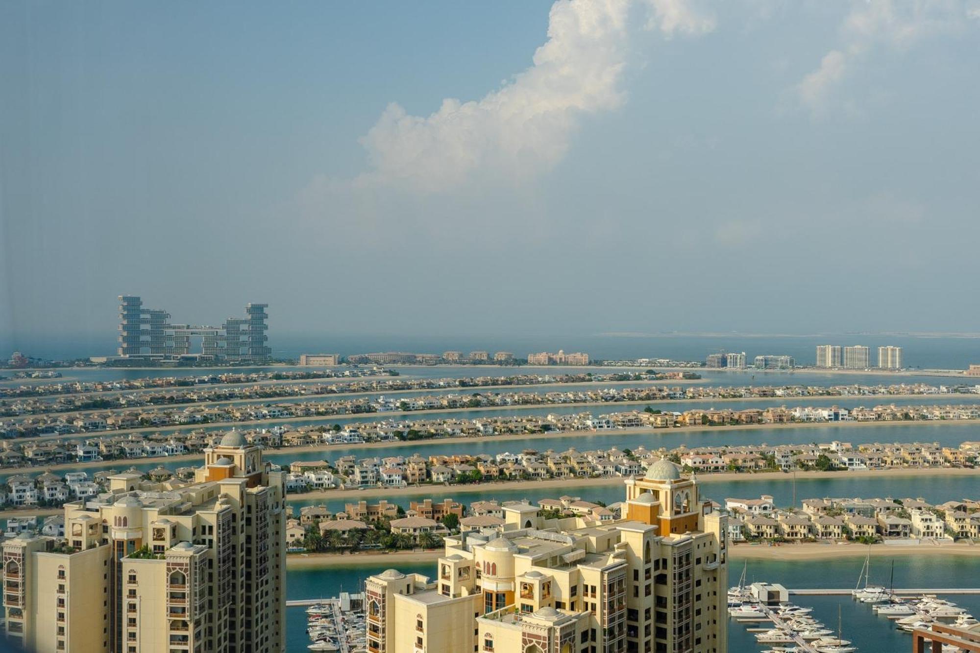 In The Palm Tower 5 Star Facilities Dubai