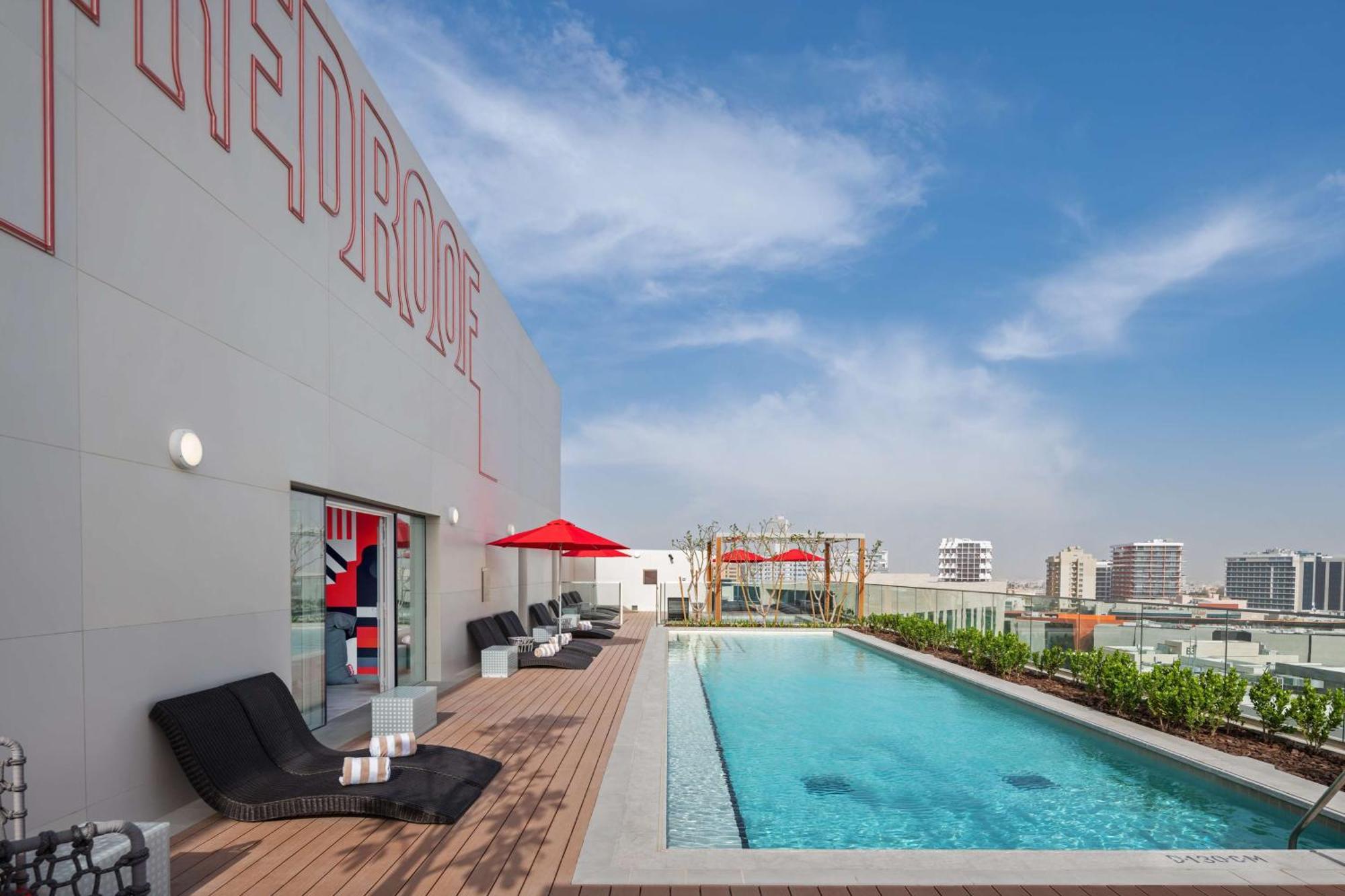 Hotel Radisson Red Silicon Oasis