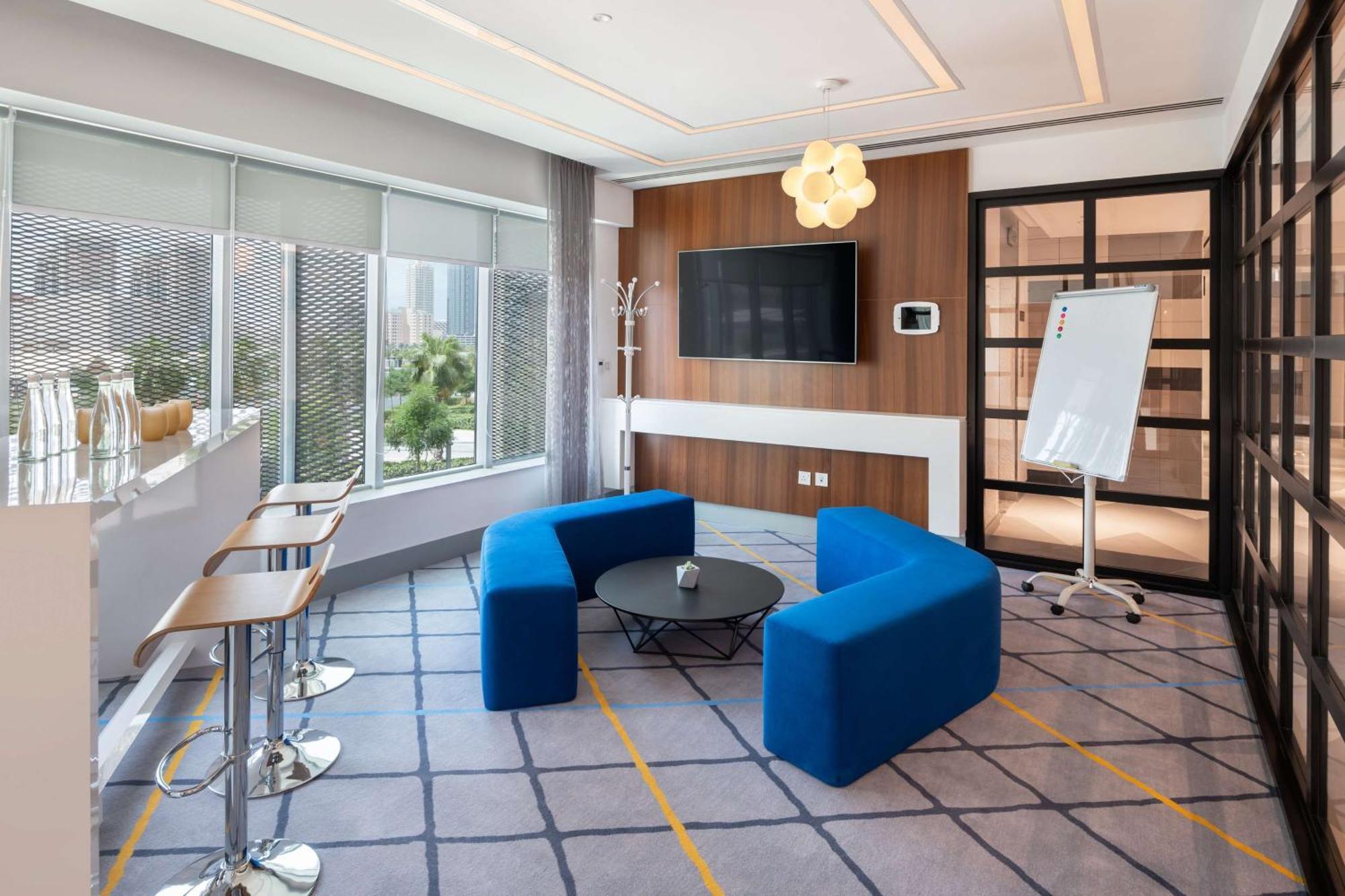 Hotel Radisson Red Silicon Oasis Dubai