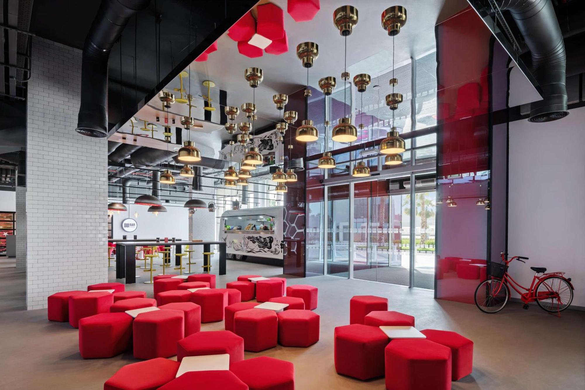 Hotel Radisson Red Silicon Oasis Dubai