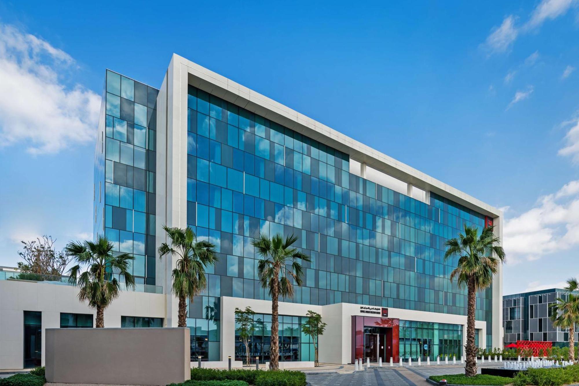 Radisson Red Silicon Oasis 4* Dubai
