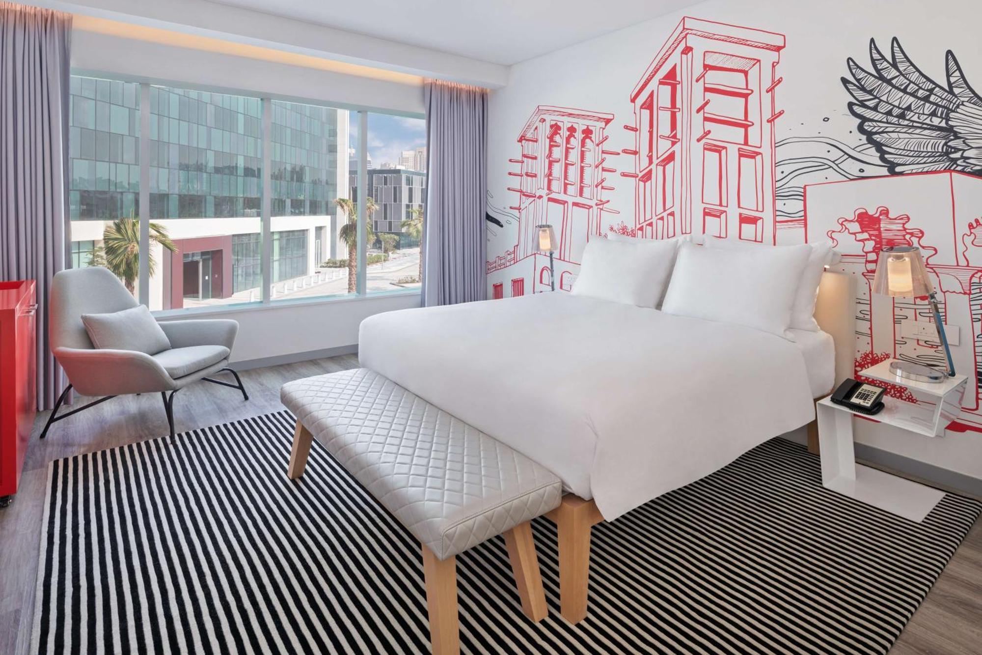 Radisson Red Silicon Oasis 4*