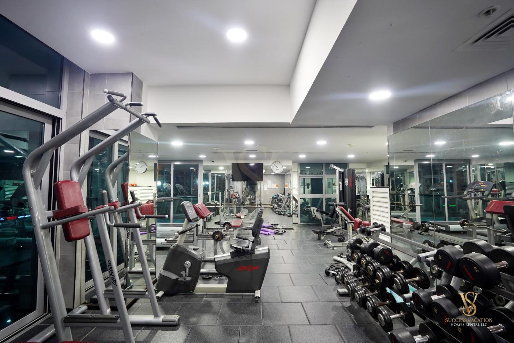 Success Luxury - 5 Min Away Marina Corniche - Free Housekeeping Provided Everyday-24-7 Staff Available For Services Daire