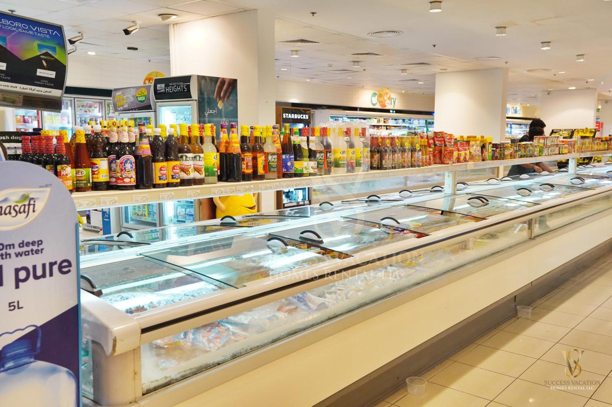 Daire Success Luxury - 5 Min Away Marina Corniche - Free Housekeeping Provided Everyday-24-7 Staff Available For Services