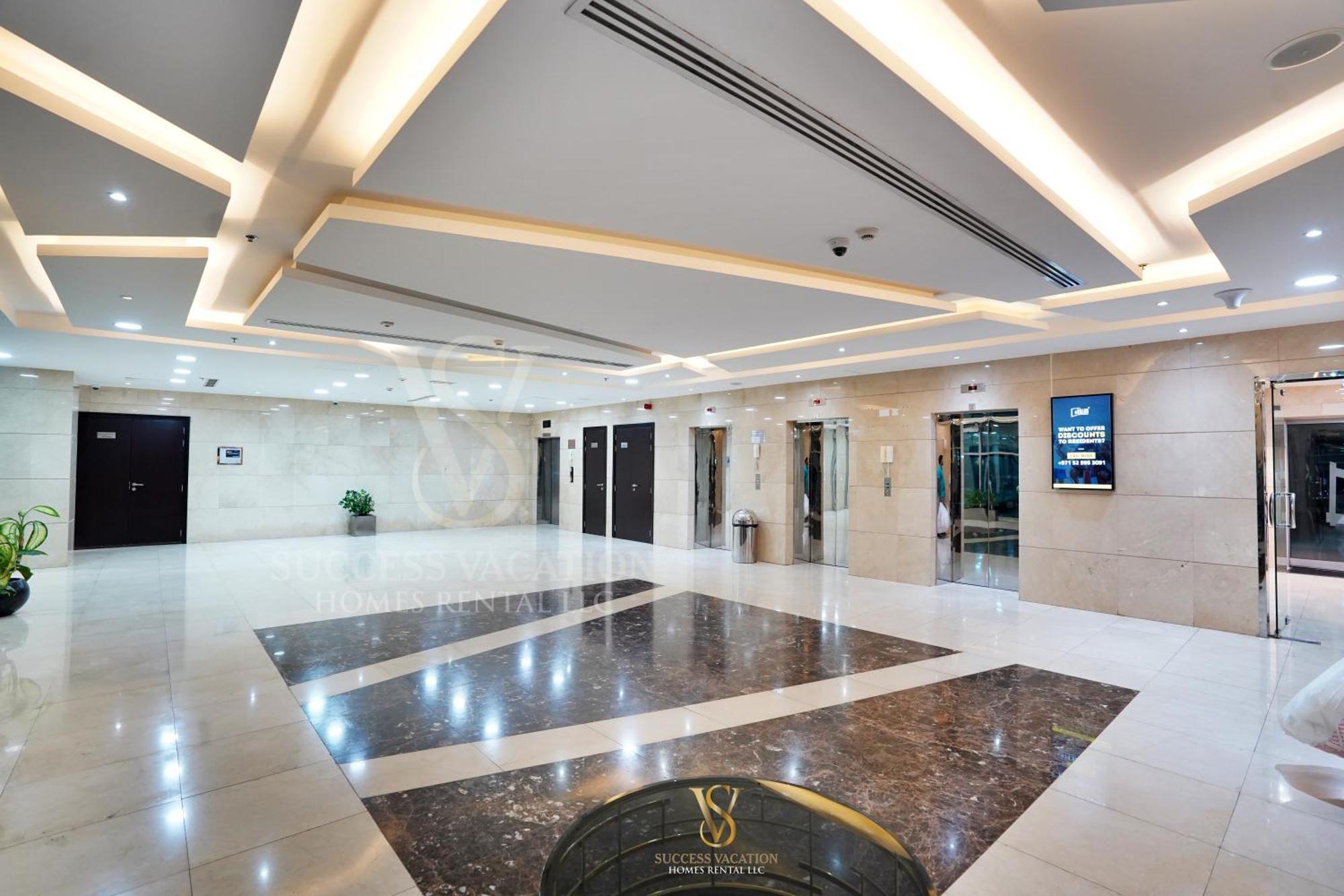 Success Luxury - 5 Min Away Marina Corniche - Free Housekeeping Provided Everyday-24-7 Staff Available For Services Daire Dubai