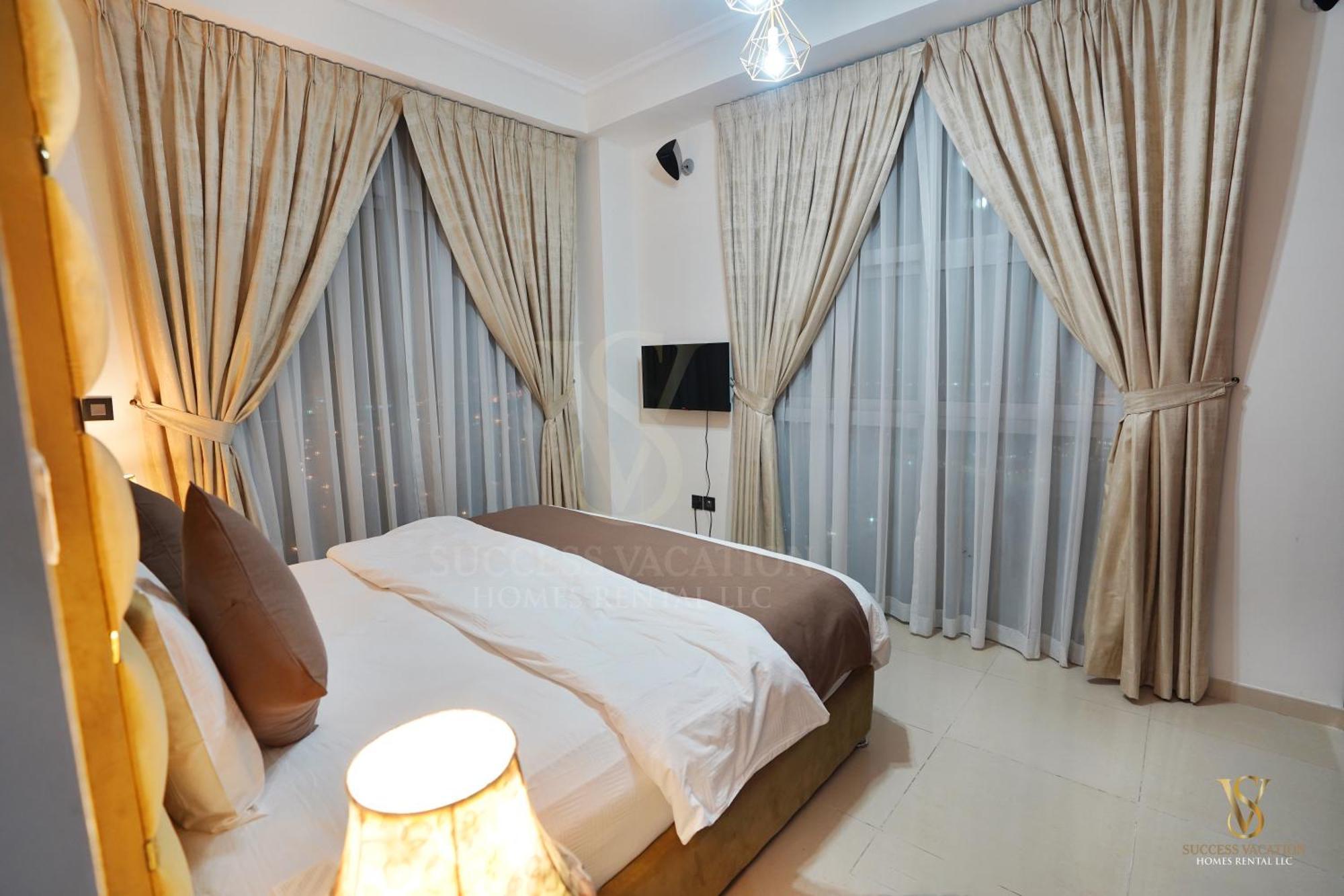 Success Luxury - 5 Min Away Marina Corniche - Free Housekeeping Provided Everyday-24-7 Staff Available For Services Daire *