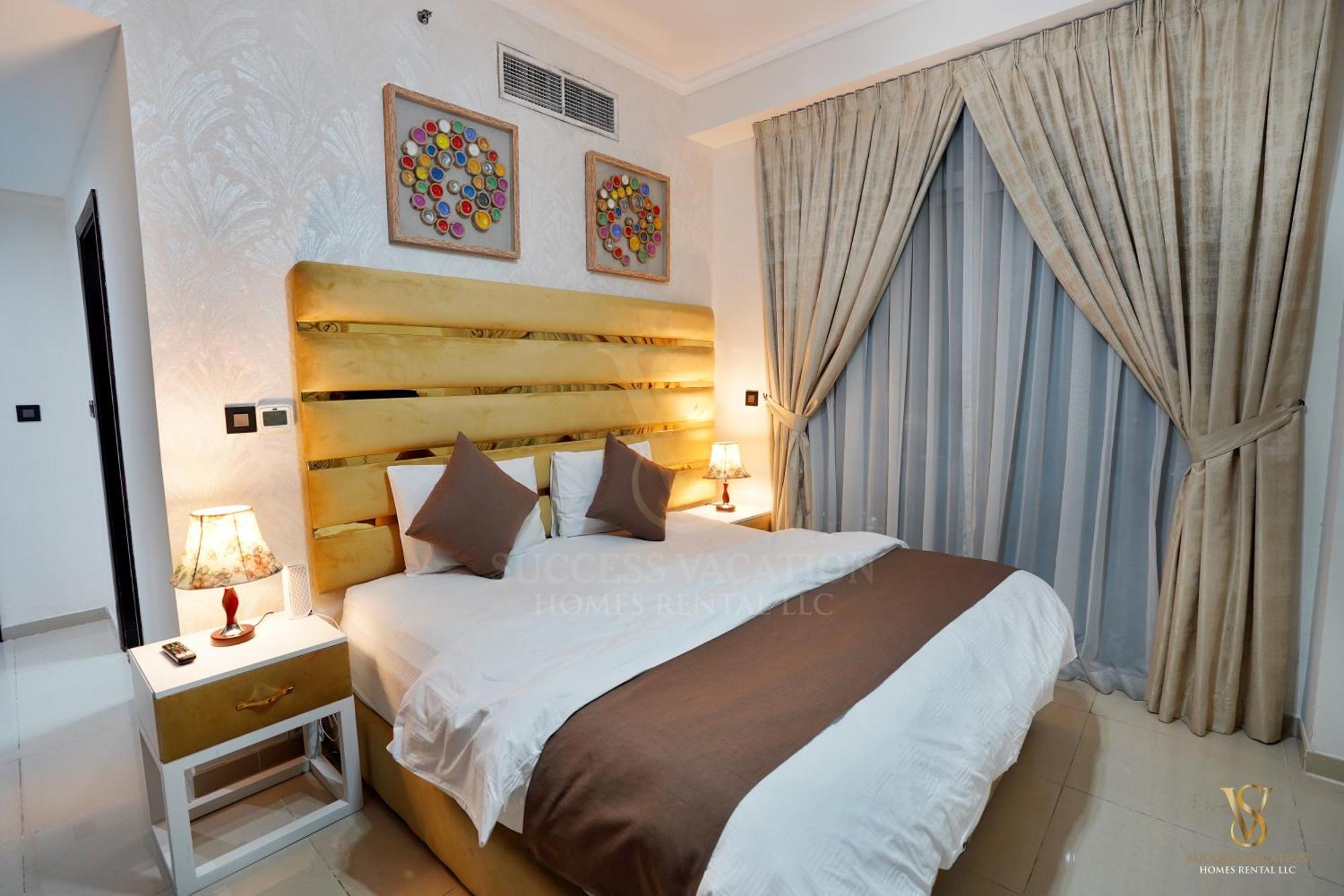 Daire Success Luxury - 5 Min Away Marina Corniche - Free Housekeeping Provided Everyday-24-7 Staff Available For Services Dubai