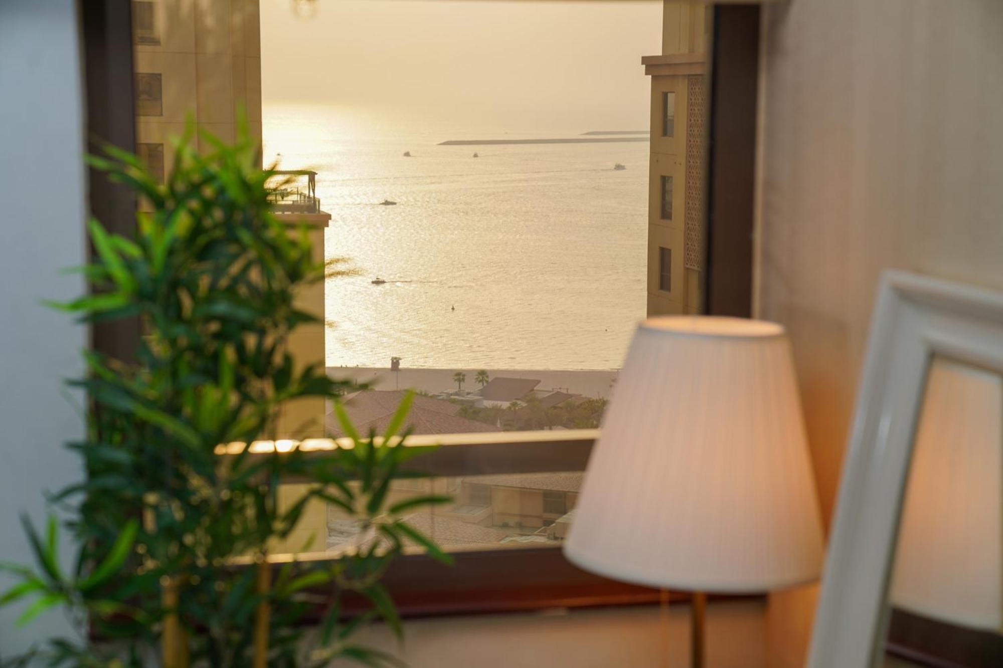 The Journey - Infront Of Tram-metro, Access To Beach, Pool & Gym - Enjoy Our Seaview - Coworking Space - Resident Housekeeping - Inhouse Food Menu - All At Jumierah Beach Residence, Marina *