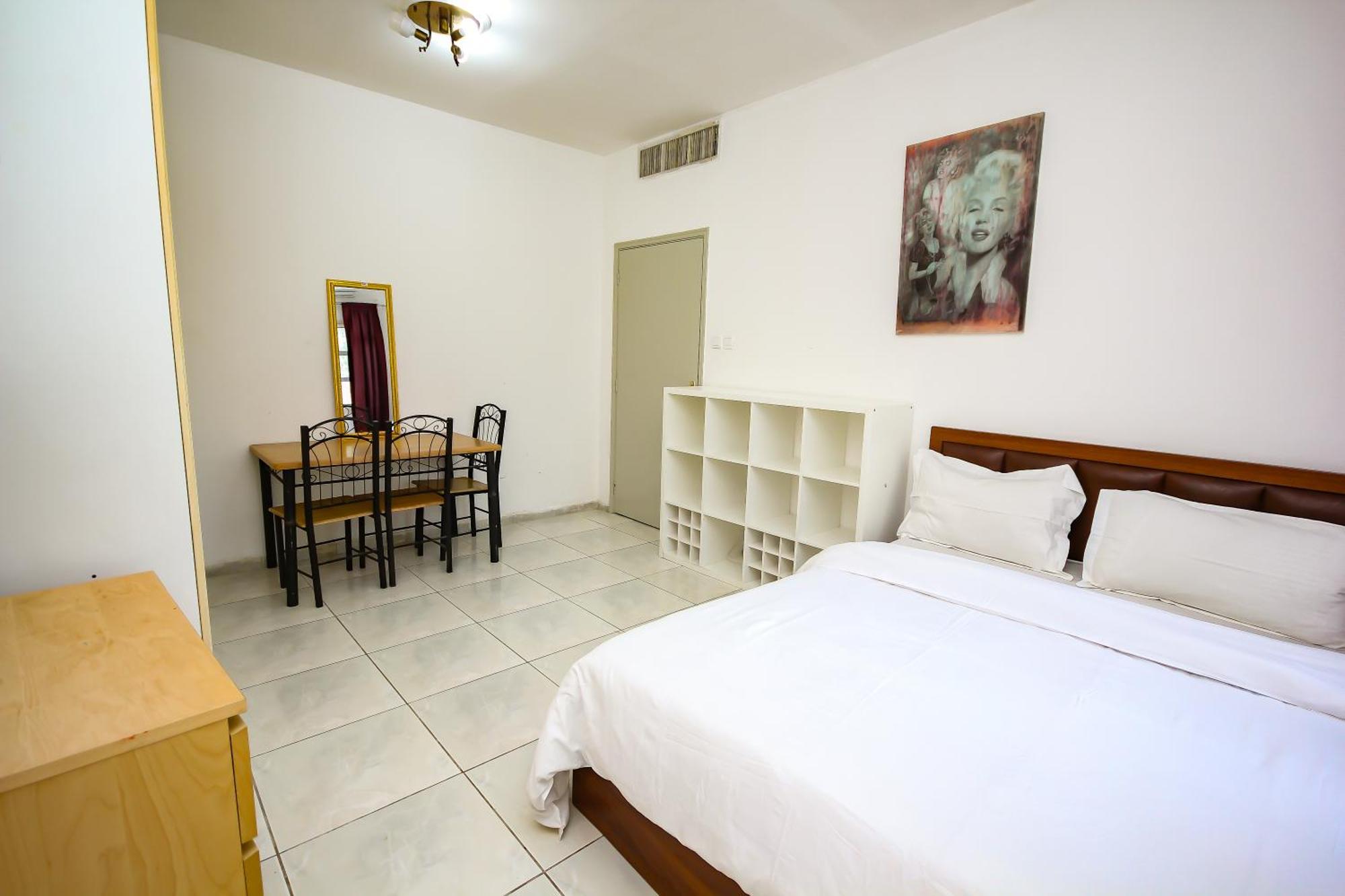 Relaxing Private In Compound Housing Near Burj Alarab 124 Homestay