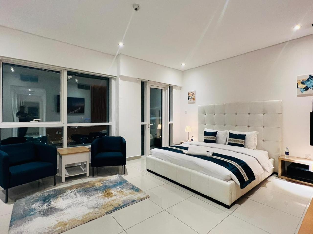 Apartment High Floor With Skyline & Burj Khalifa View 3 Bedroom Unit Marina *