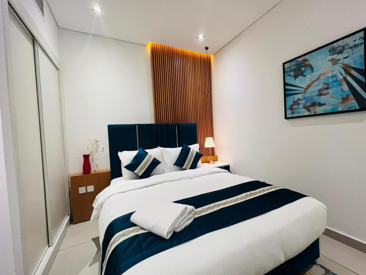 High Floor With Skyline & Burj Khalifa View 3 Bedroom Unit Marina Dubai