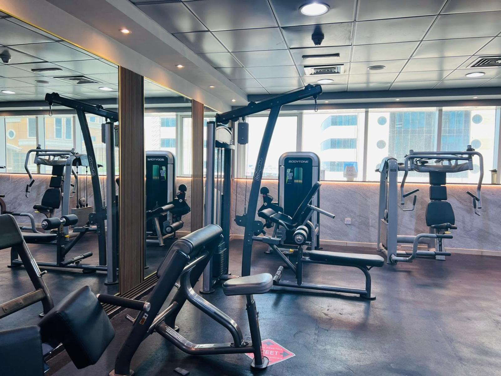 High Floor With Skyline & Burj Khalifa View 3 Bedroom Unit Marina * Dubai