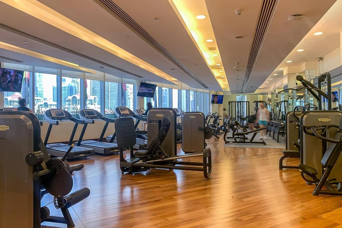 Frank Porter - Emaar Residences Fashion Avenue Apartment *