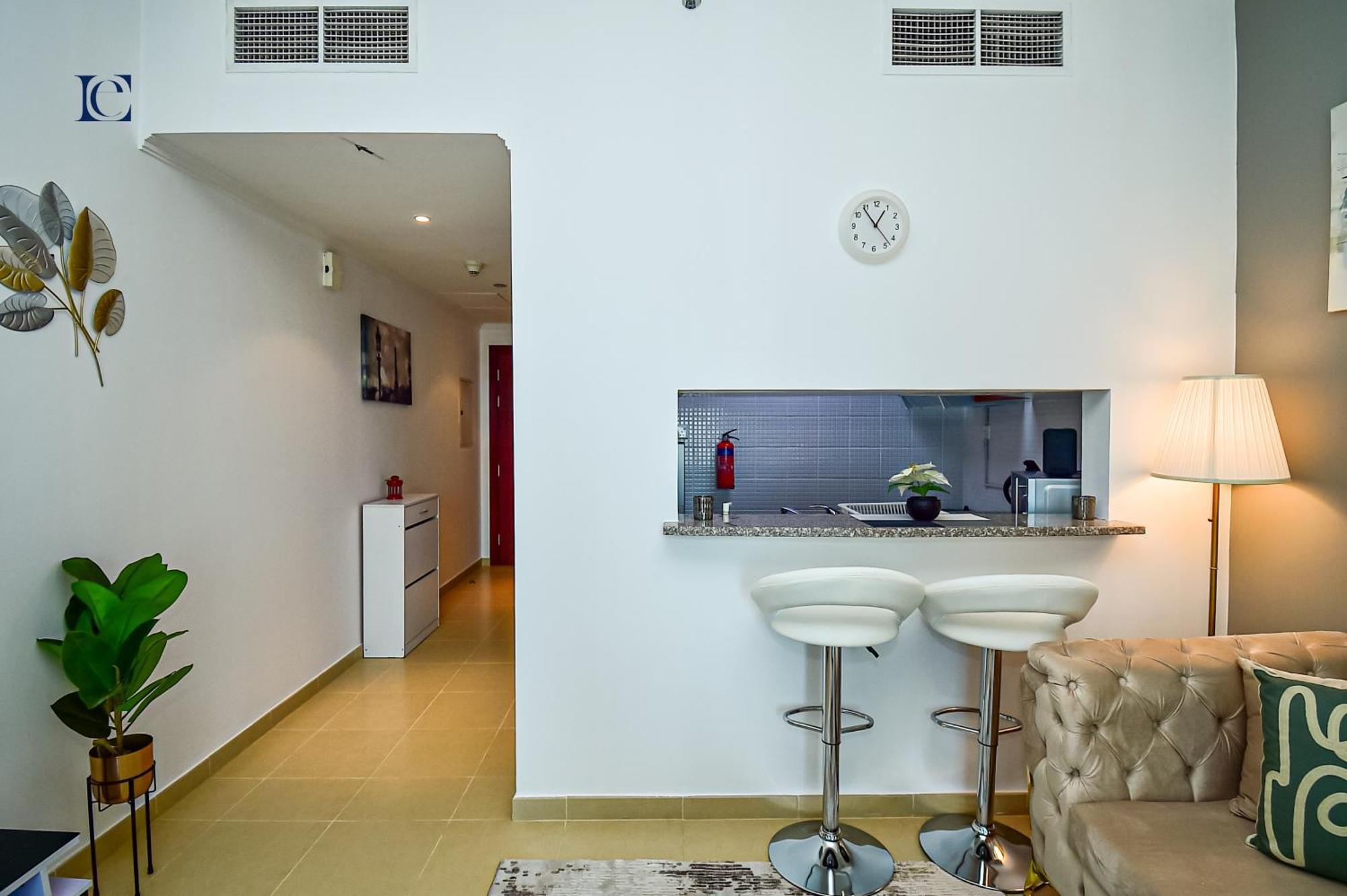 Luxury Escapes - New View In Jlt - Near Metro Apartment