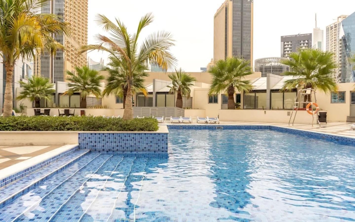 Apartment Bay Central- Marina