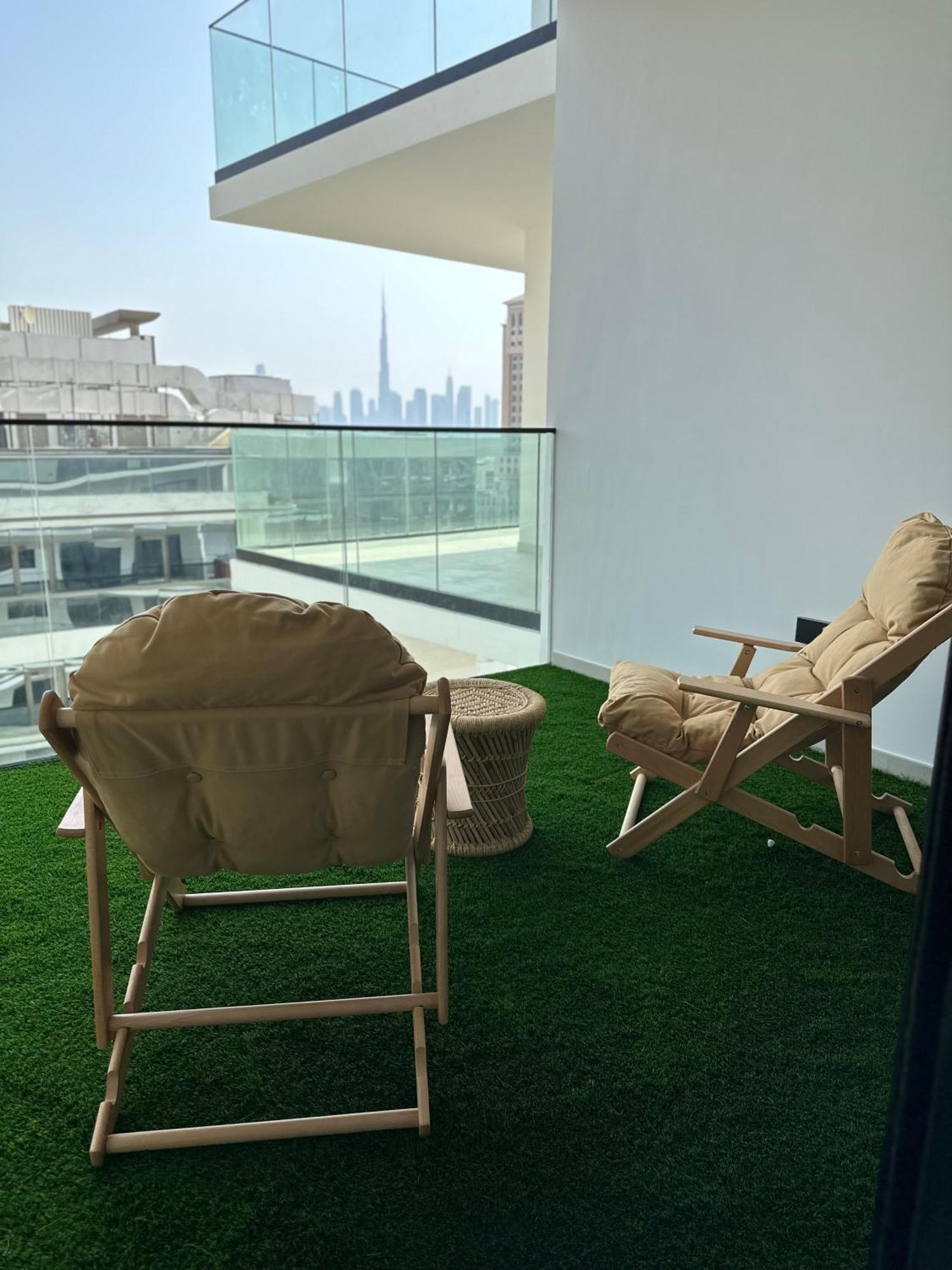 Daire Luxury 2 Bedrooms 5 Minutes From Burj Khalifa Dubai