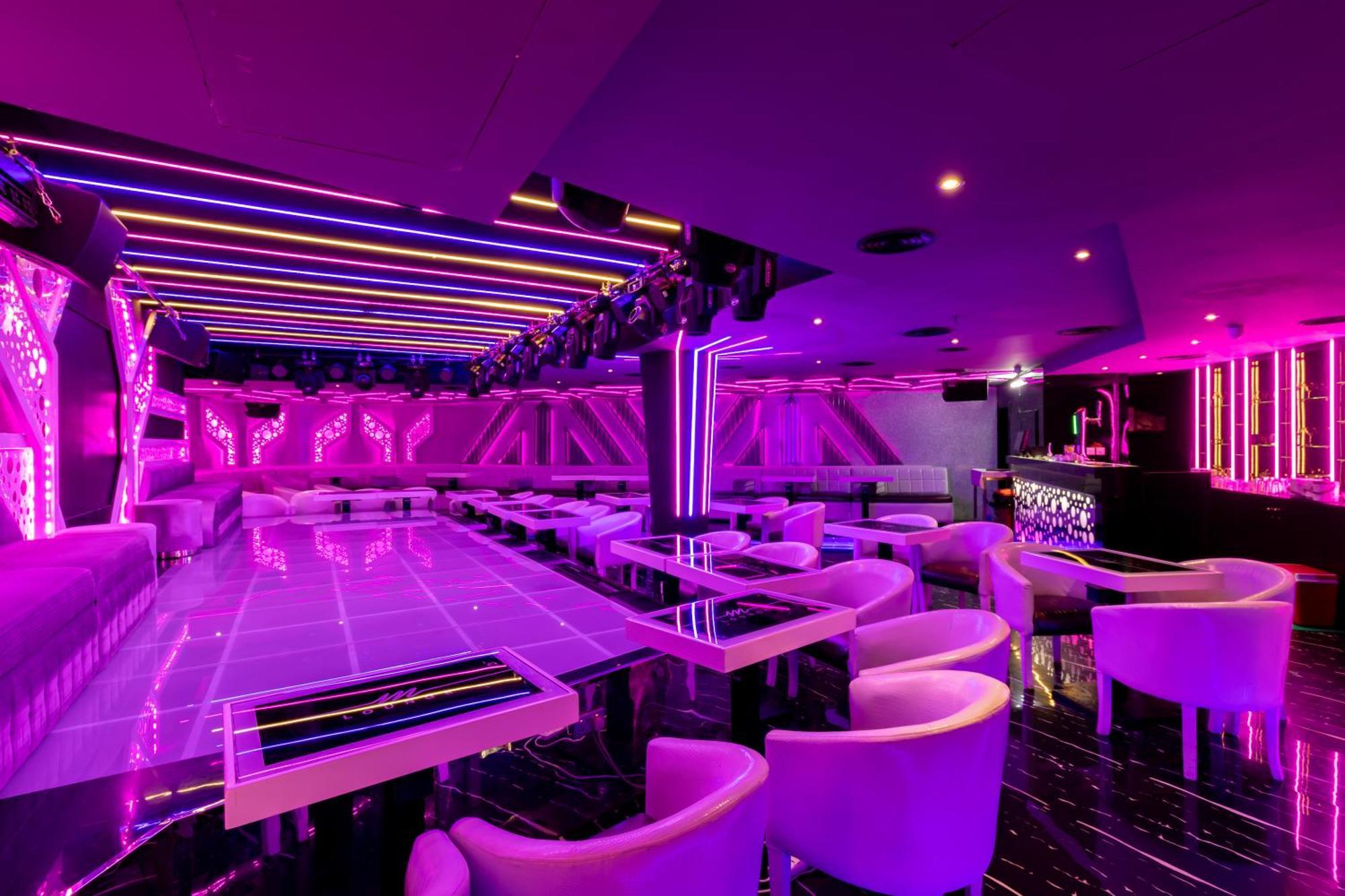 Palace 3*