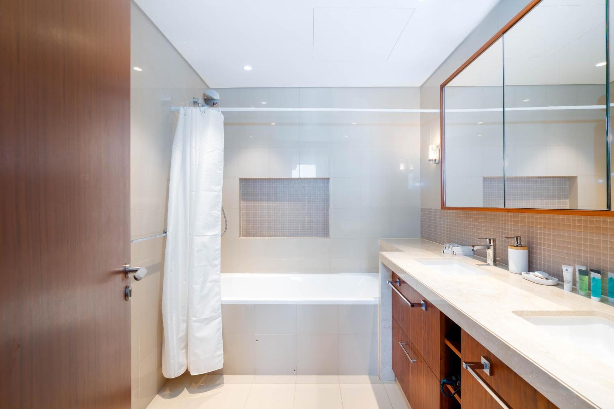 Unified Vacation Homes-1 Bed Apt With Stunning View-high Floor-free Pool Gym Apartment Dubai
