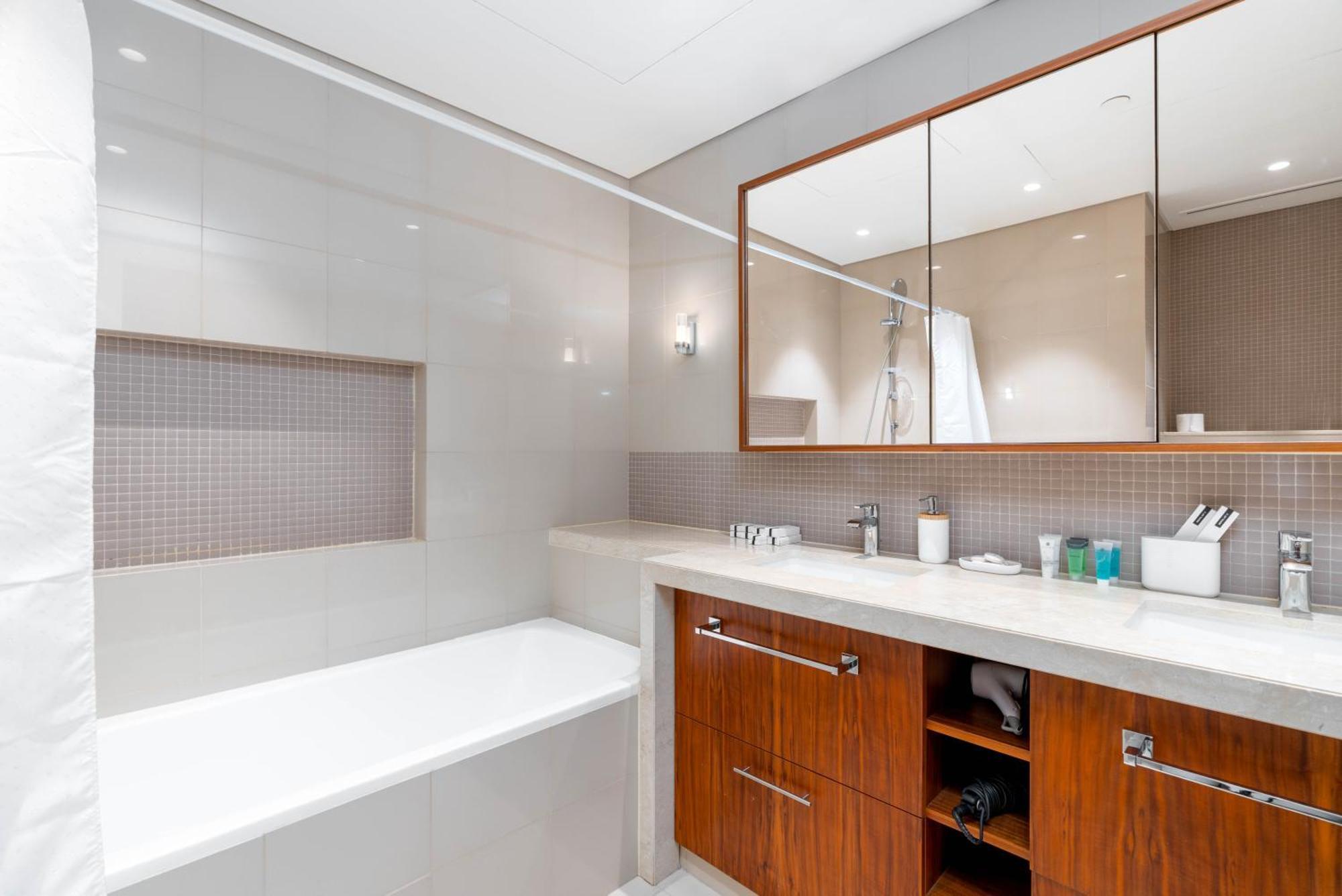 Apartment Unified Vacation Homes-1 Bed Apt With Stunning View-high Floor-free Pool Gym