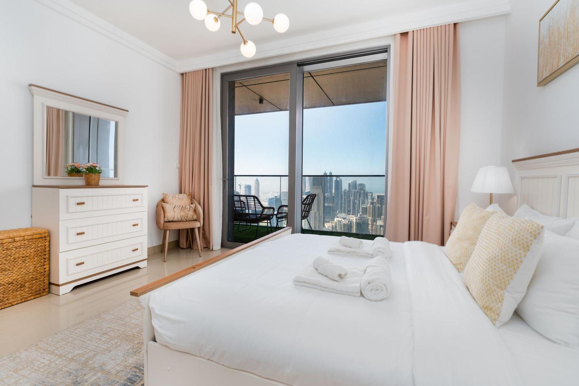 Lux Apt-burj View Opp. Dxb Mall *