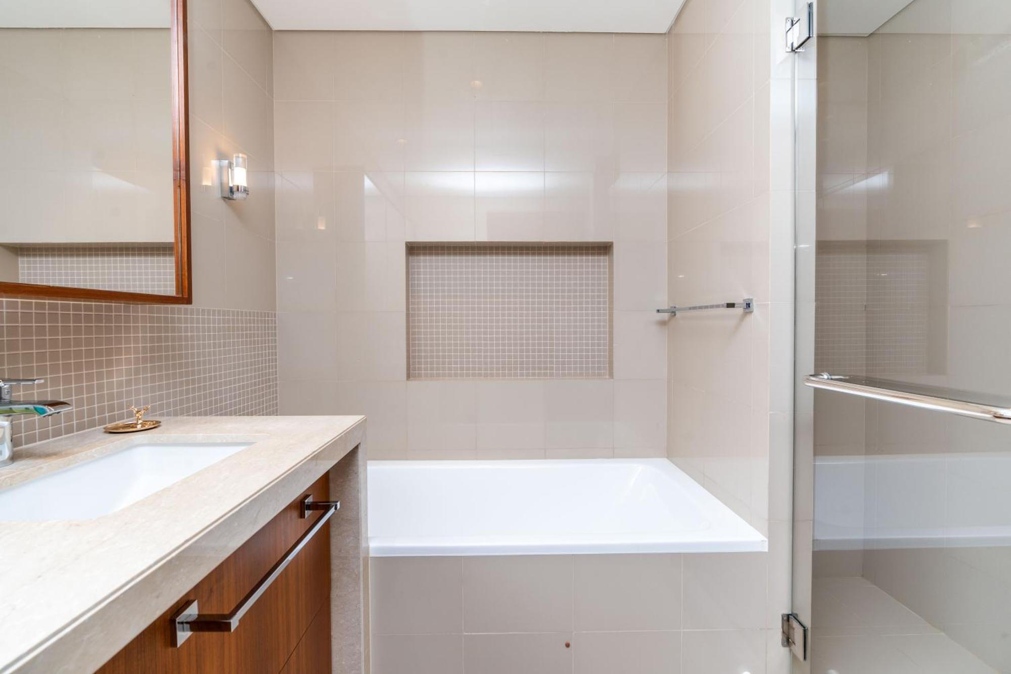 Lux Apt-burj View Opp. Dxb Mall Apartamento Dubai