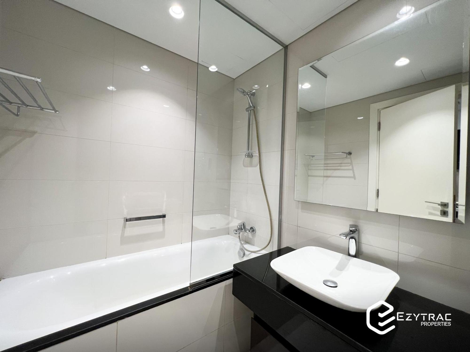 Apartment In Damac Majestine Business Bay - Ezytrac *