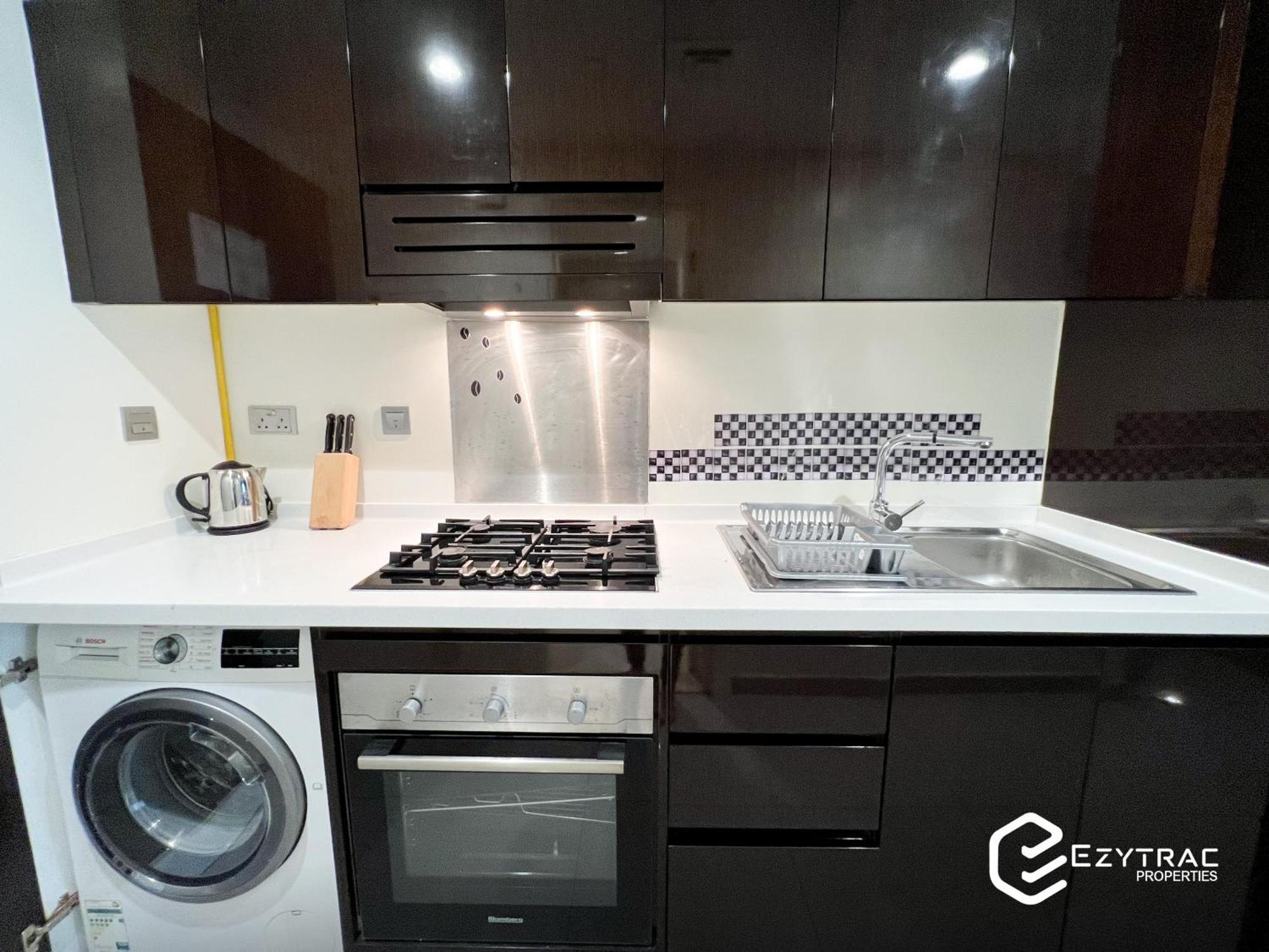 In Damac Majestine Business Bay - Ezytrac Apartment Dubai