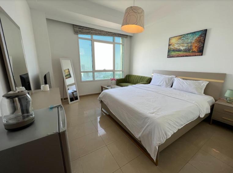 Homestay Big For ' Girls ' Only At Dubai, Marina