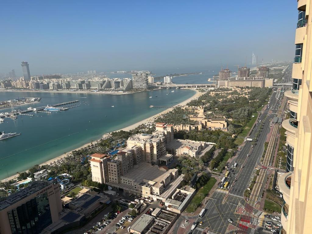 Big For ' Girls ' Only At Dubai, Marina Dubai