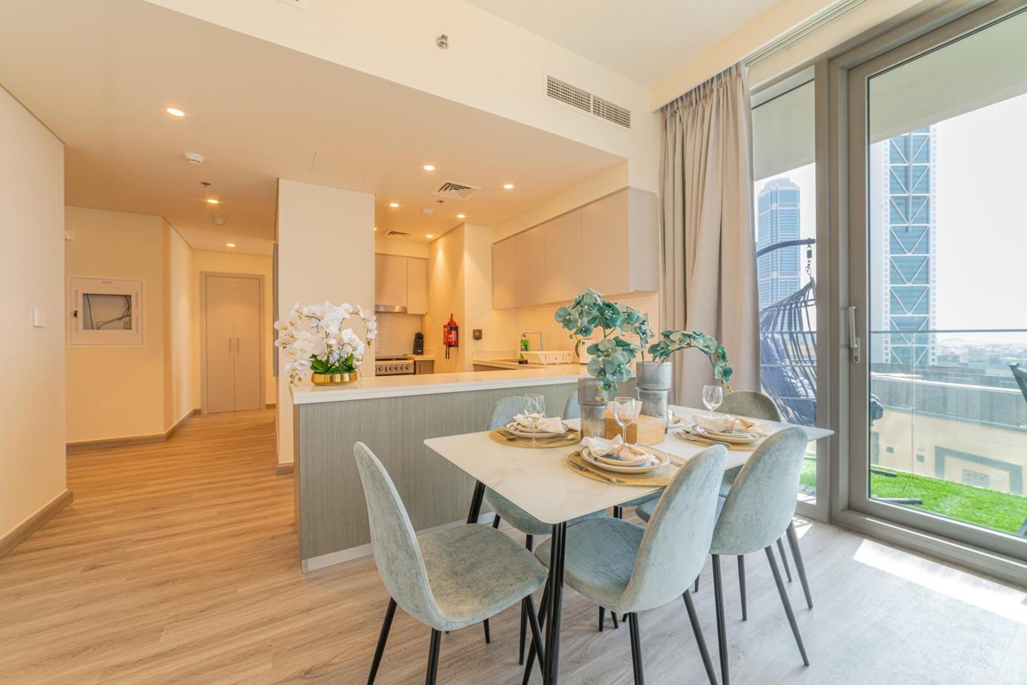 Apartment First Class 2br With Full Boulevard View *