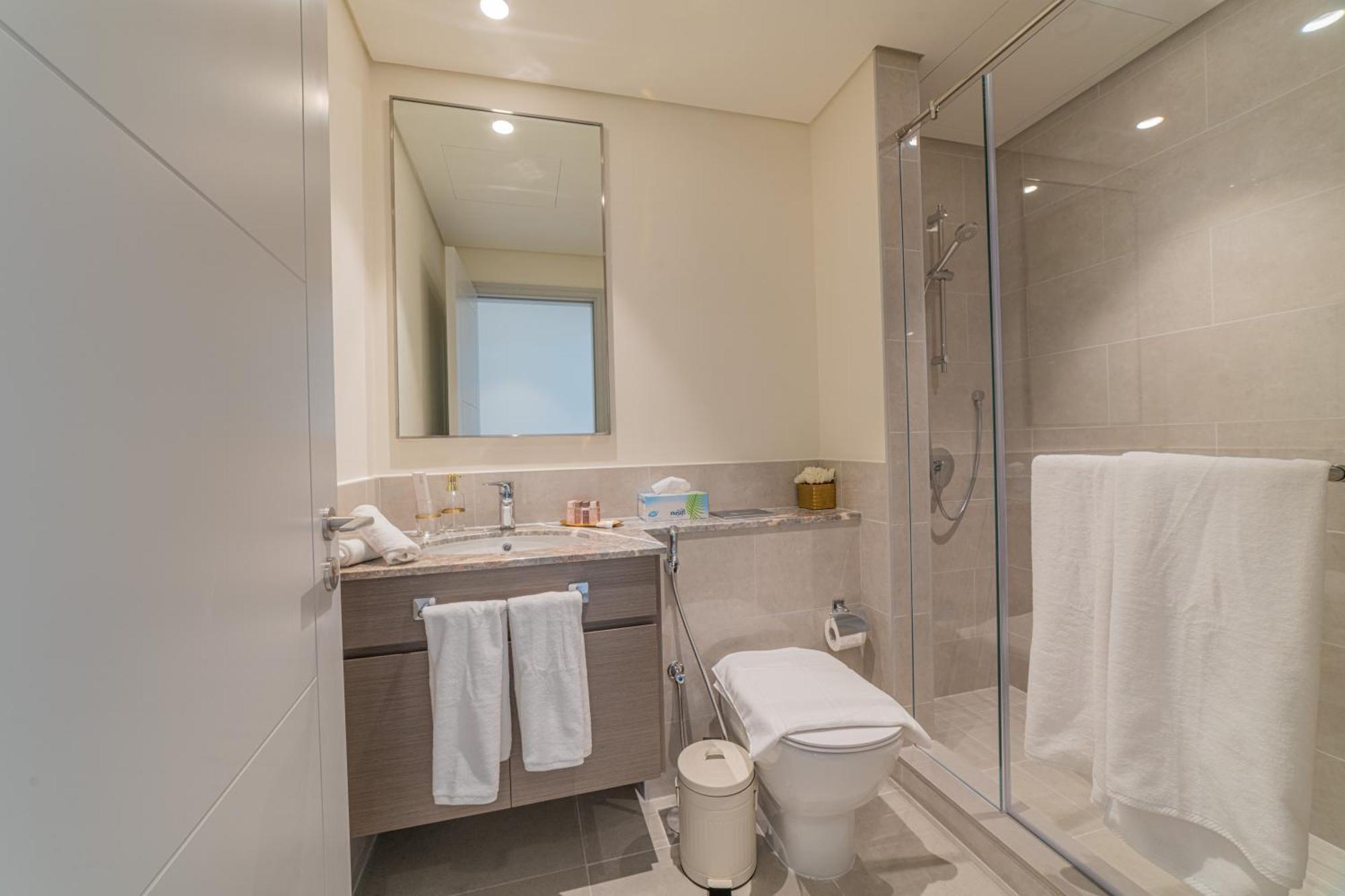 Apartment First Class 2br With Full Boulevard View *