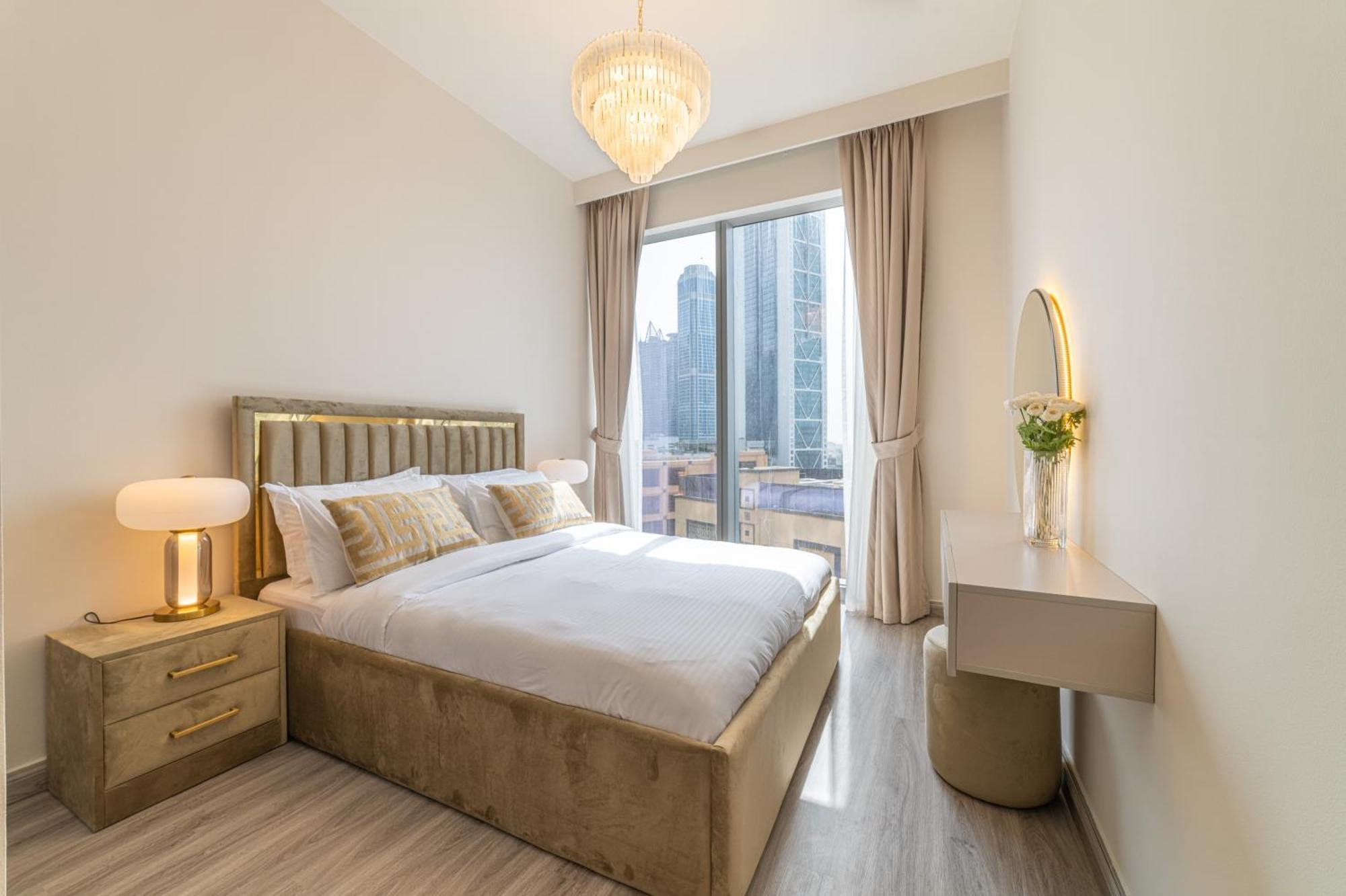 Apartment First Class 2br With Full Boulevard View Dubai