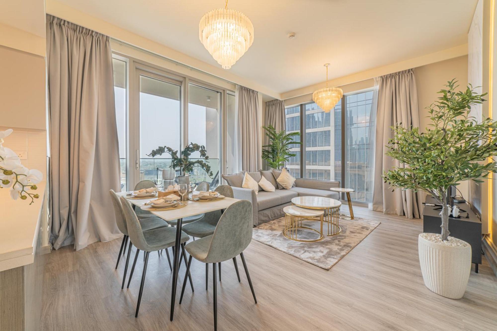 First Class 2br With Full Boulevard View