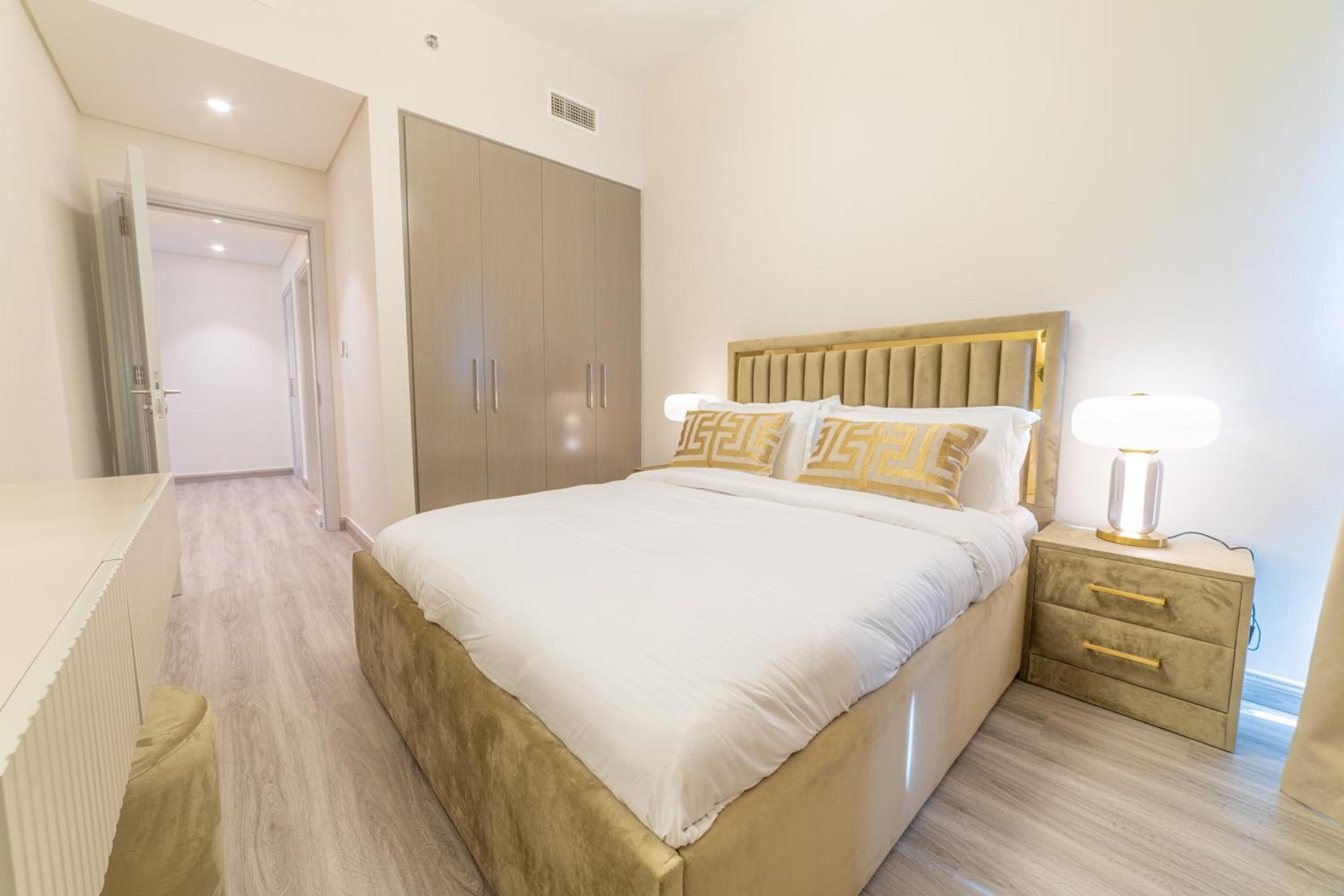 Apartment First Class 2br With Full Boulevard View Dubai