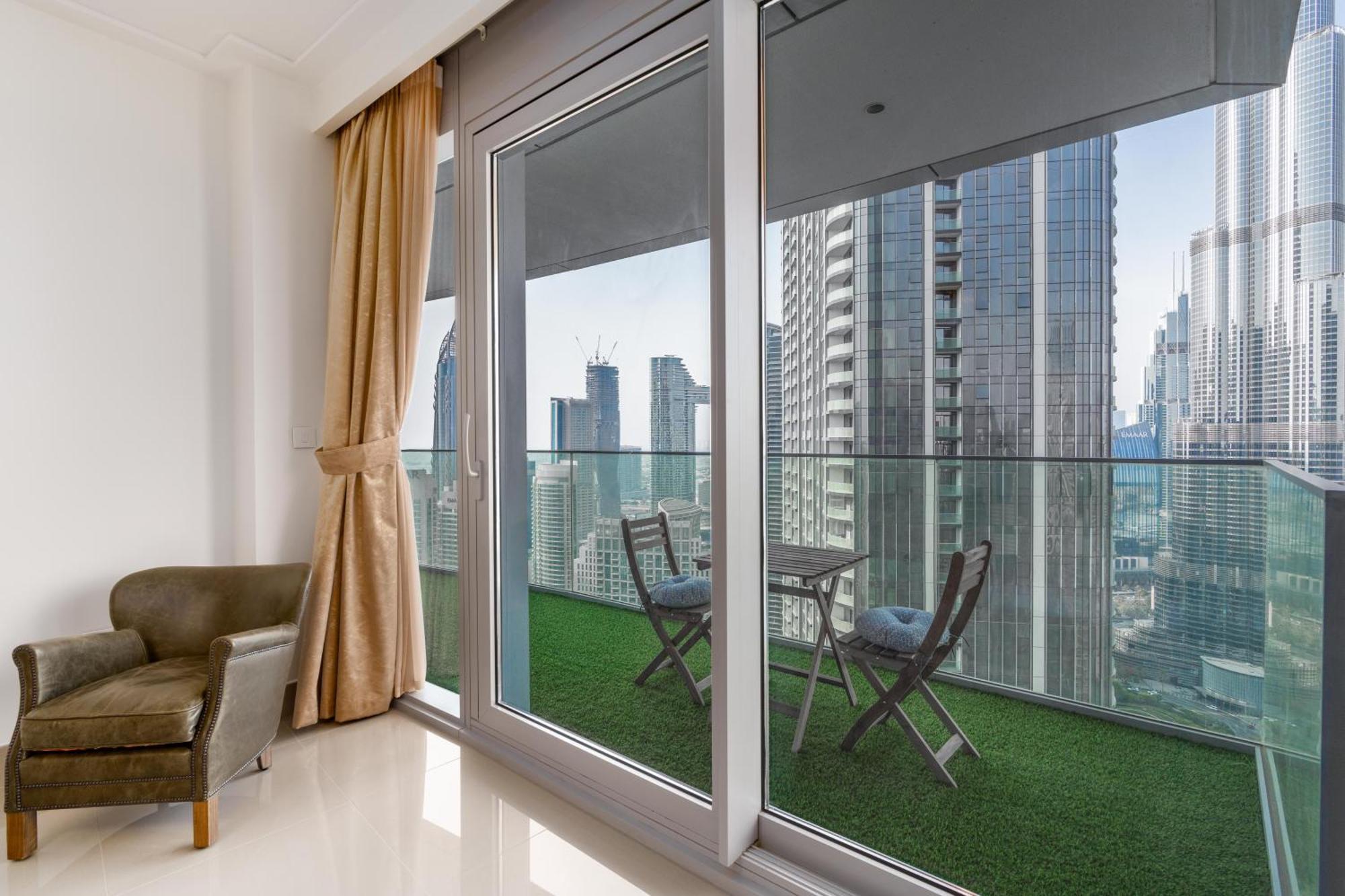 Lux Opera Grand Burj Sea & Fountain View Apartment
