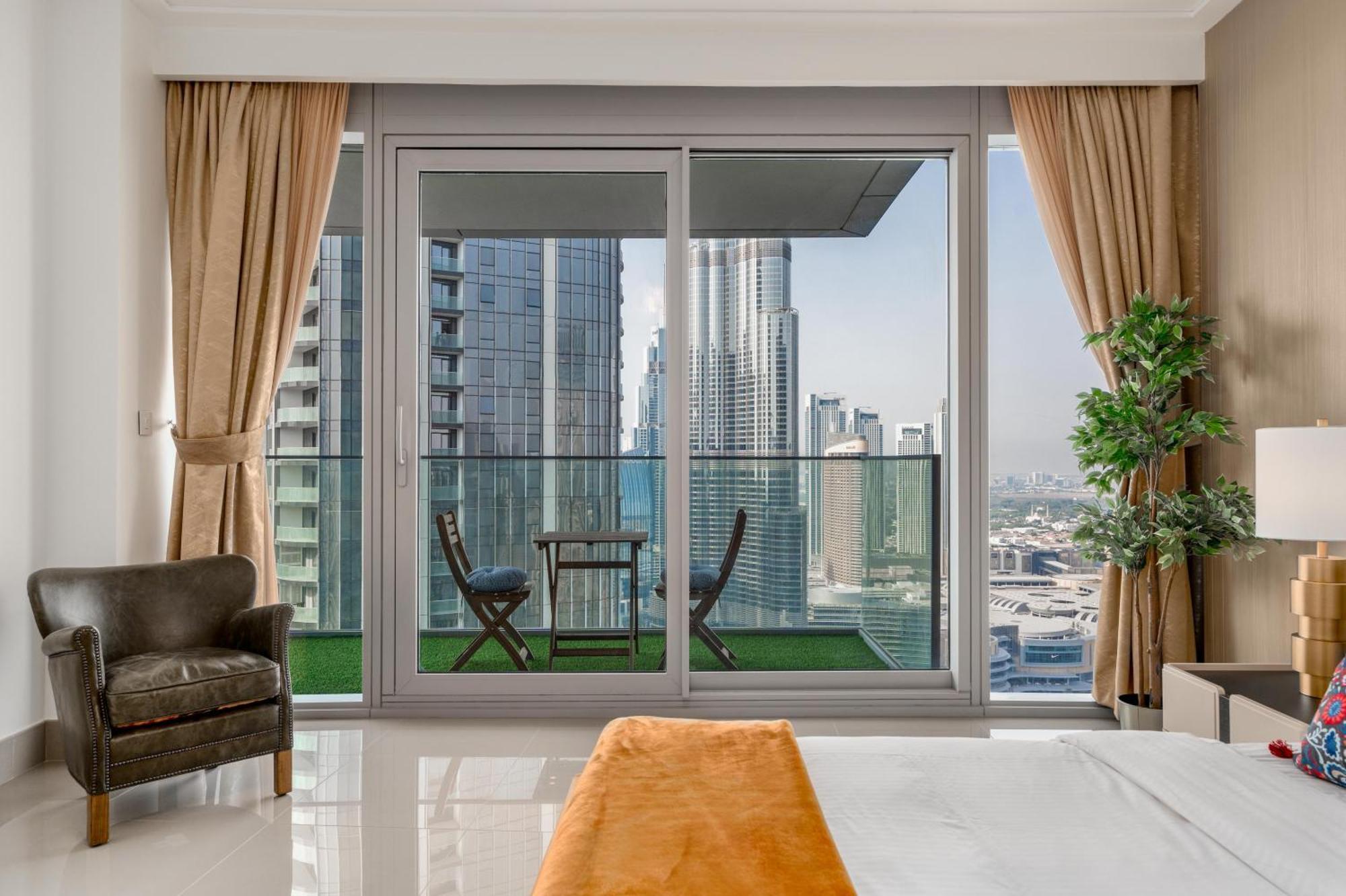 Lux Opera Grand Burj Sea & Fountain View Apartment Dubai
