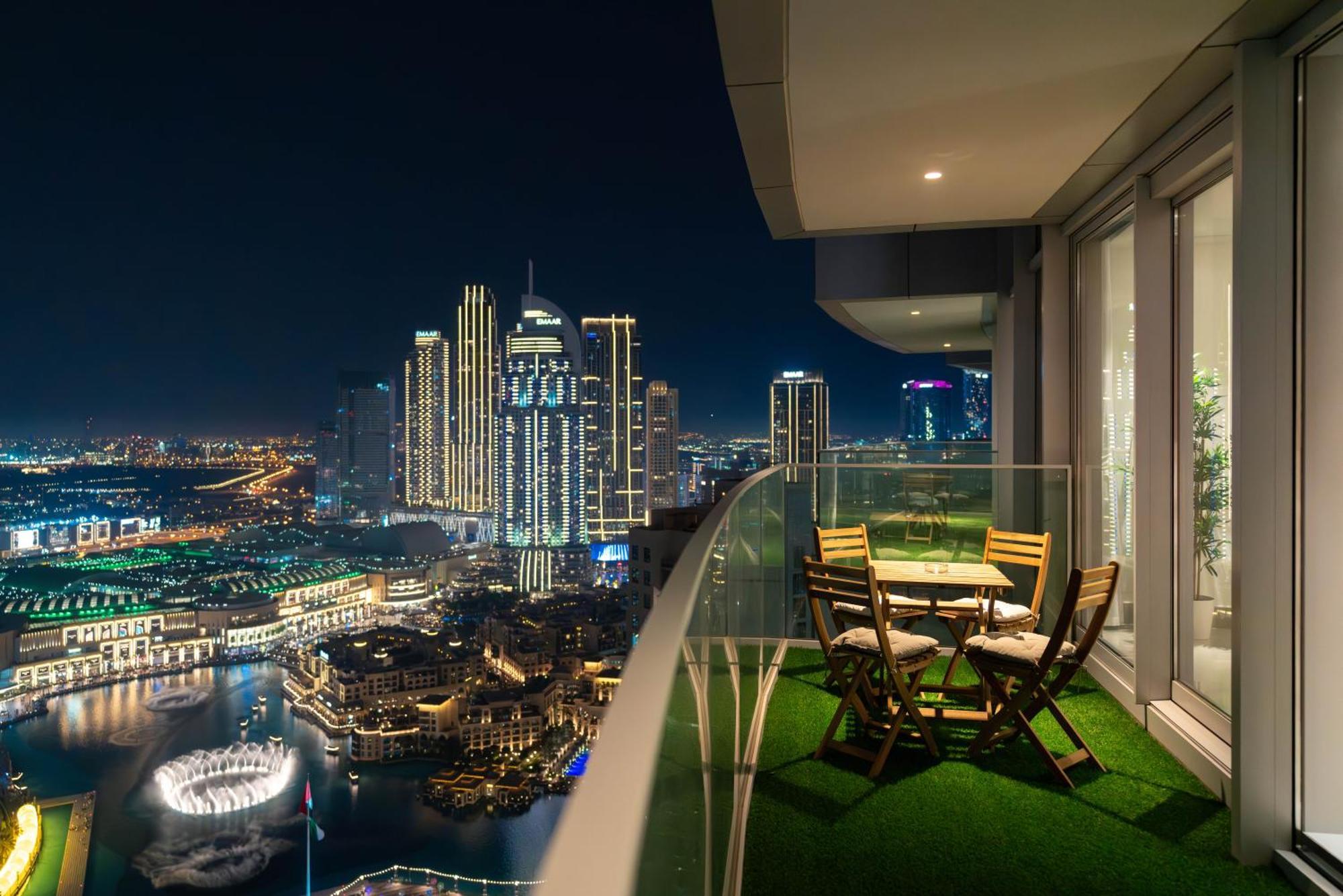 Lux Opera Grand Burj Sea & Fountain View Apartment